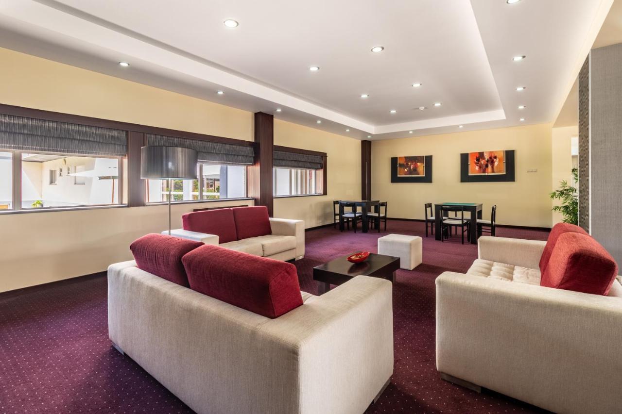 Hotel Colmeia Monte Real Extérieur photo