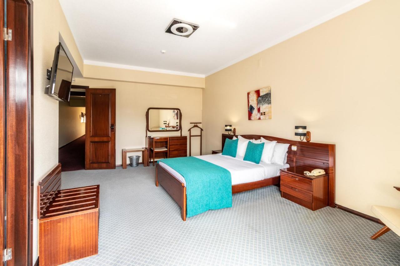 Hotel Colmeia Monte Real Extérieur photo