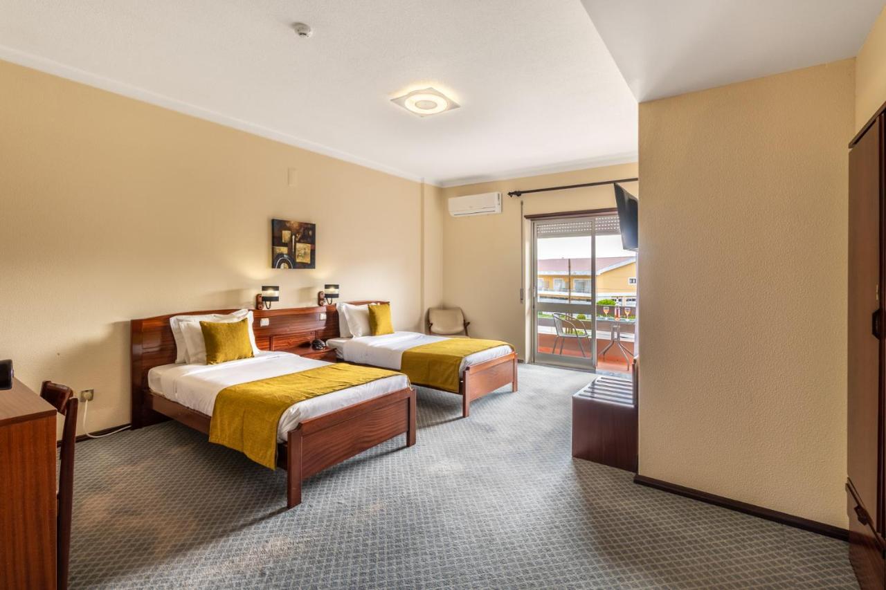 Hotel Colmeia Monte Real Extérieur photo