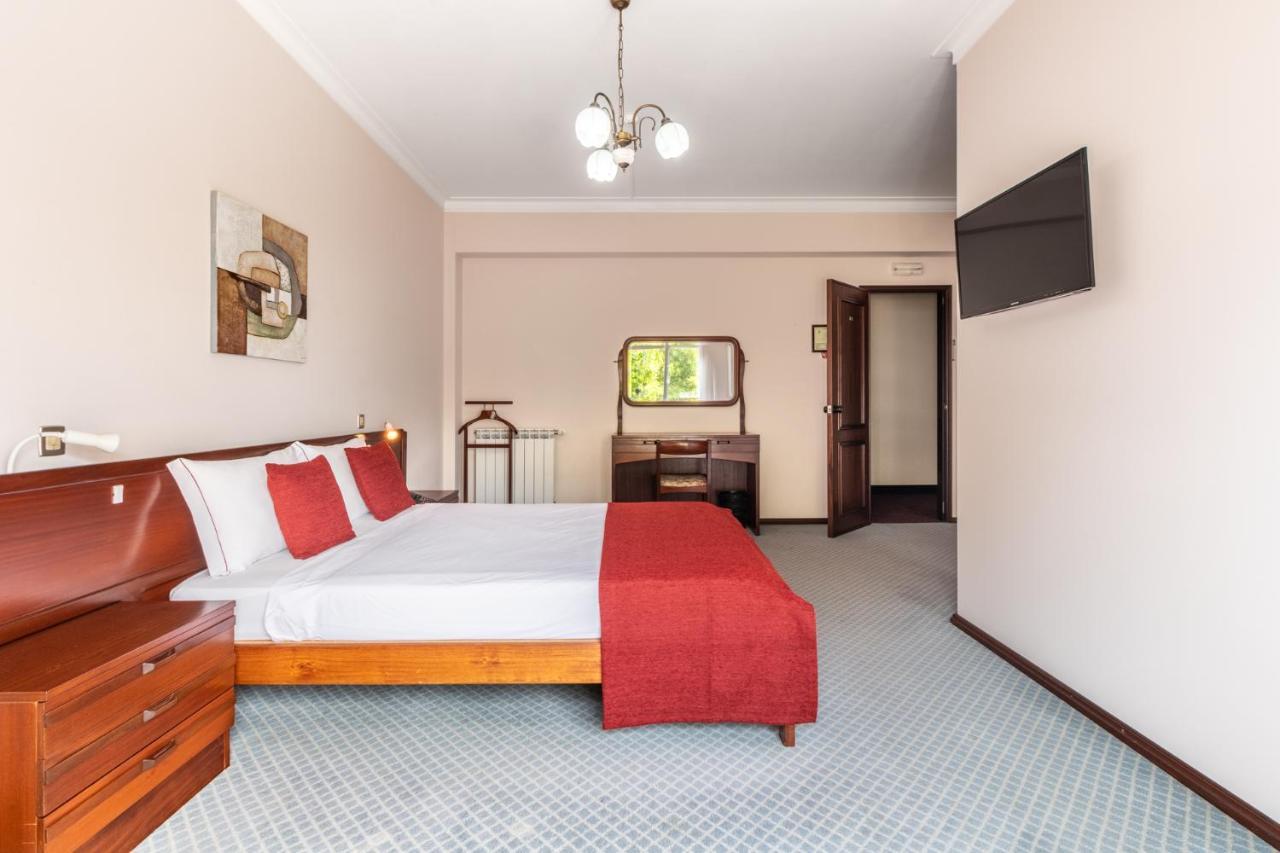 Hotel Colmeia Monte Real Extérieur photo