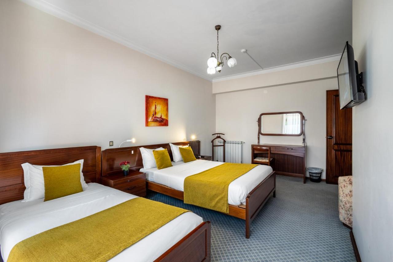 Hotel Colmeia Monte Real Extérieur photo