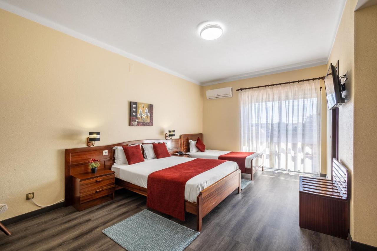 Hotel Colmeia Monte Real Extérieur photo