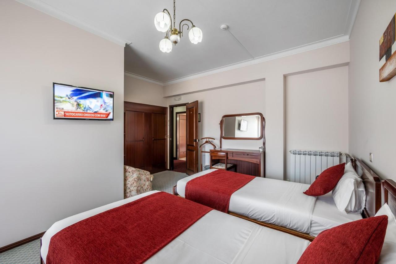 Hotel Colmeia Monte Real Extérieur photo