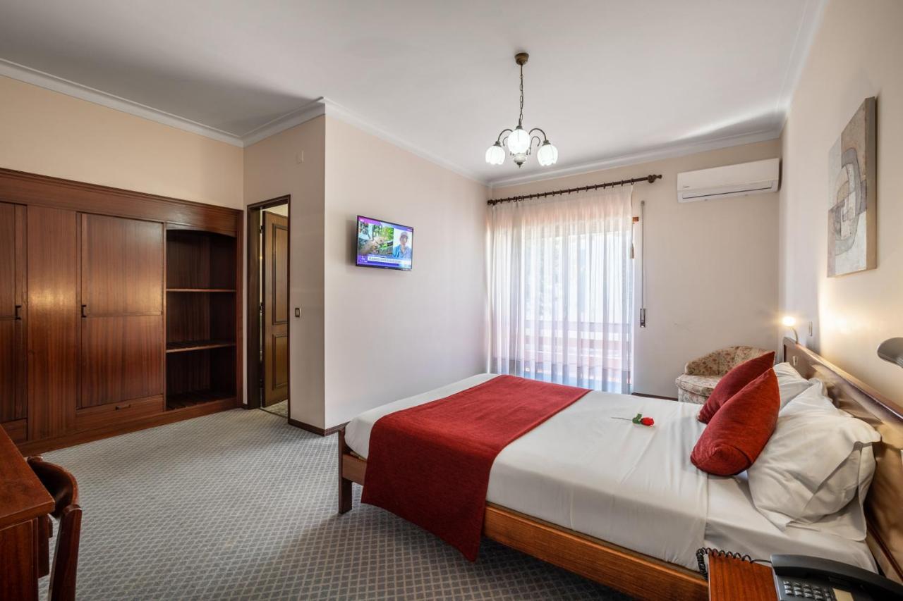Hotel Colmeia Monte Real Extérieur photo