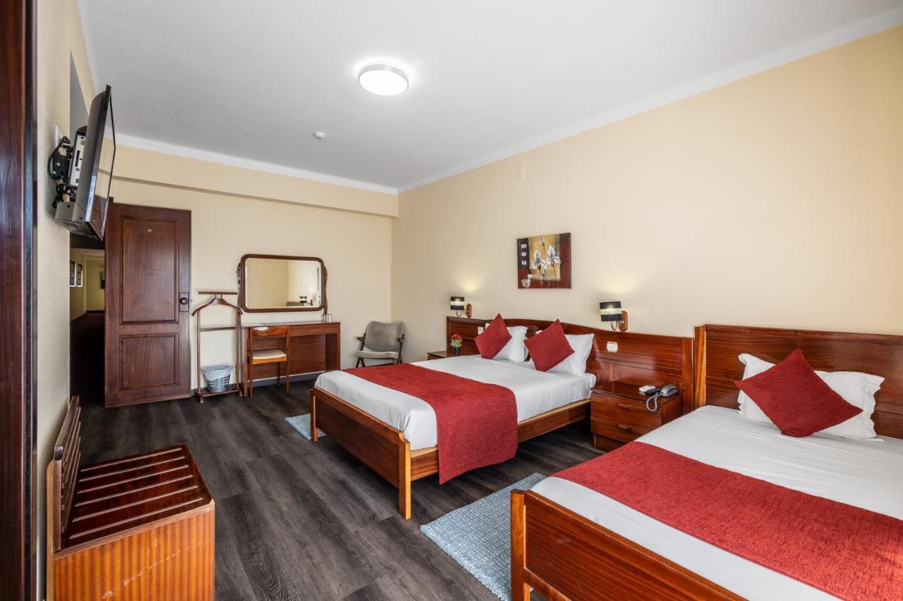Hotel Colmeia Monte Real Extérieur photo