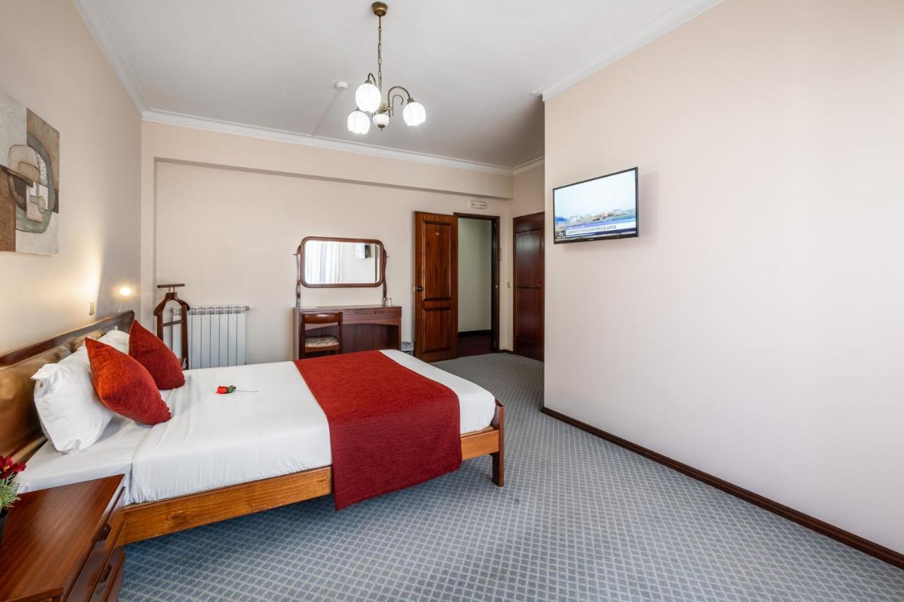 Hotel Colmeia Monte Real Extérieur photo